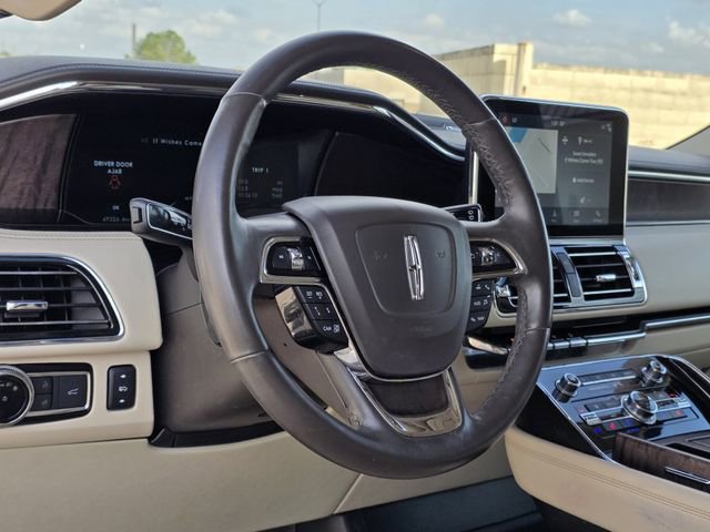Used 2018 Lincoln Navigator Select w/ Technology Package image 26