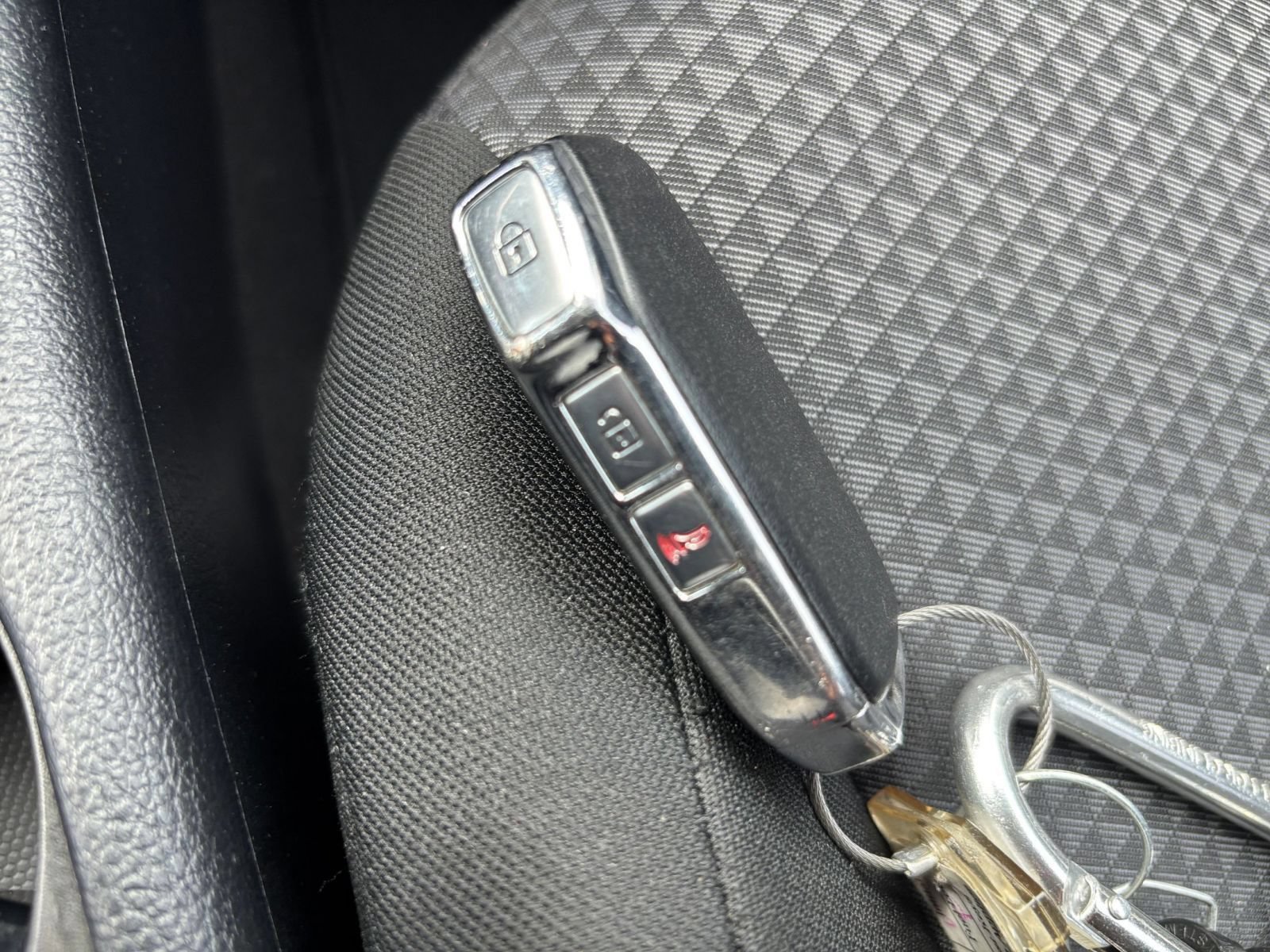 Used 2025 Kia Soul LX w/ LX Technology Package FWD image 22