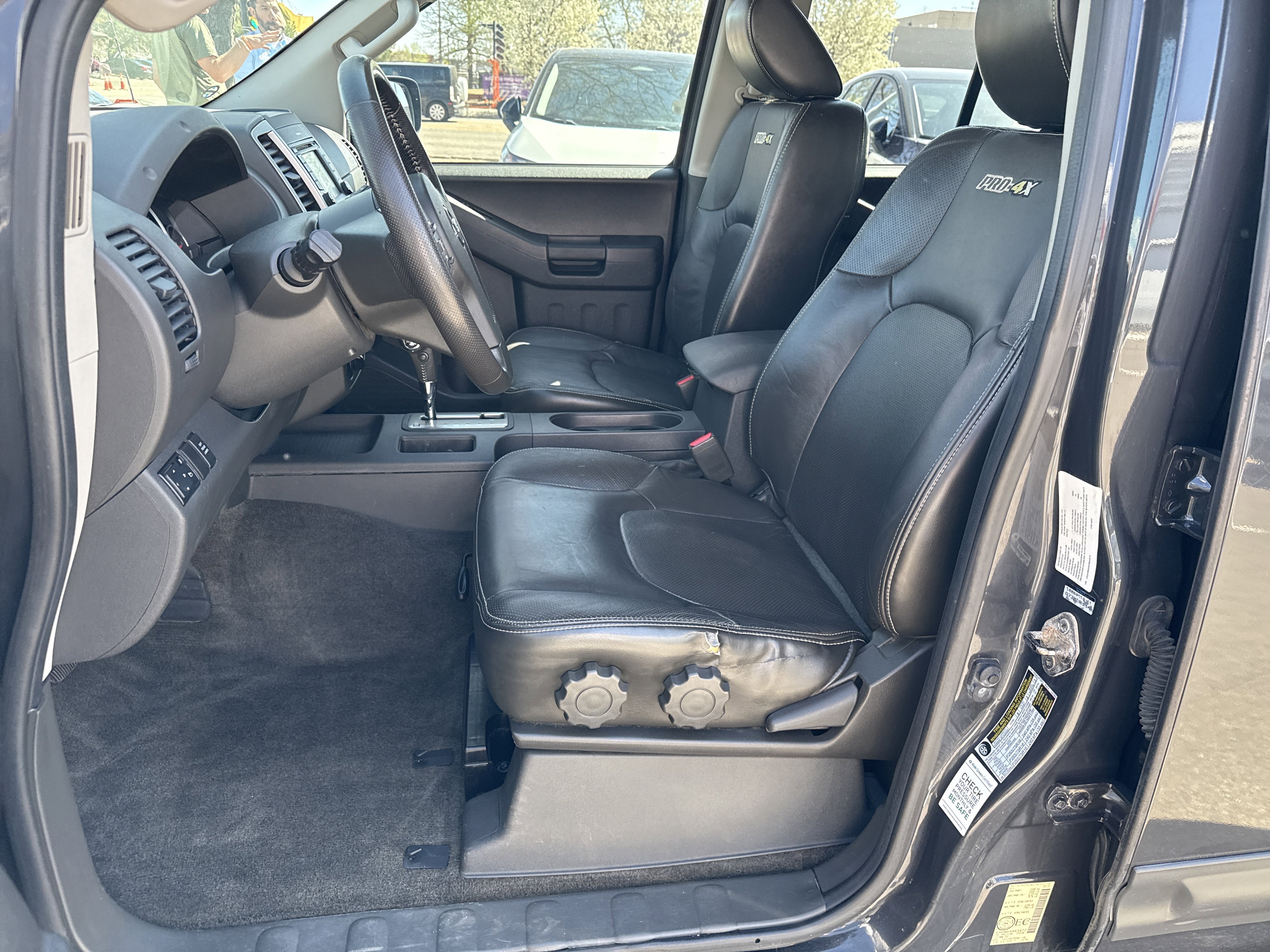 Used 2015 Nissan Xterra PRO-4X image 12