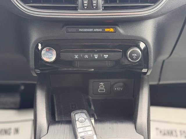 Used 2025 Ford Escape Platinum AWD/4WD image 18