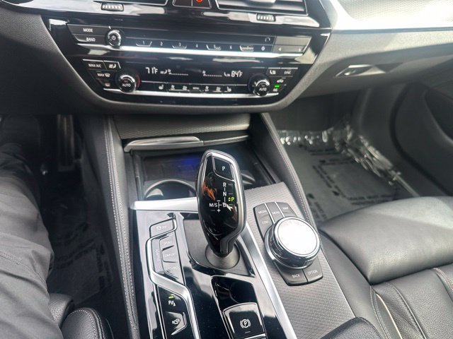 Used 2021 BMW M550i xDrive w/ Executive Package AWD/4WD image 25