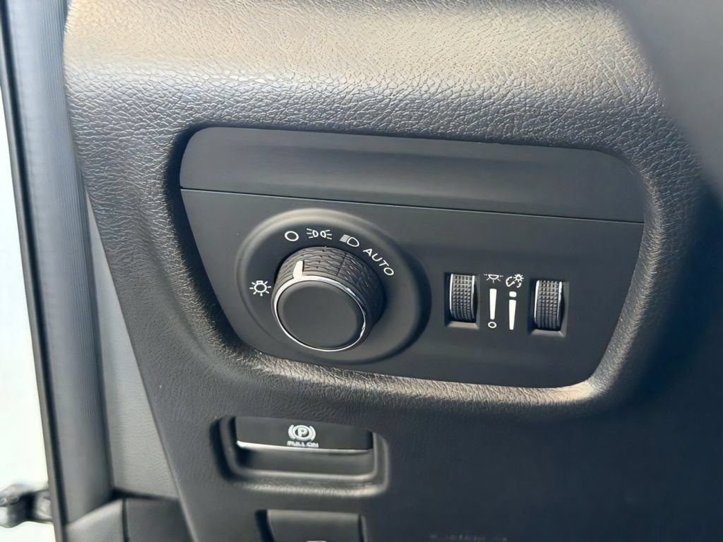 New 2026 Jeep Grand Cherokee Laredo X RWD image 17