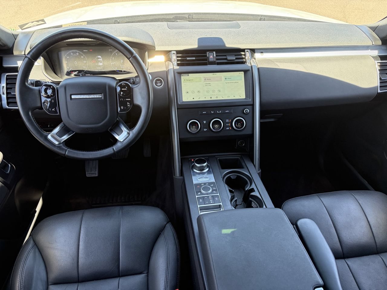 Used 2020 Land Rover Discovery Landmark AWD/4WD image 15