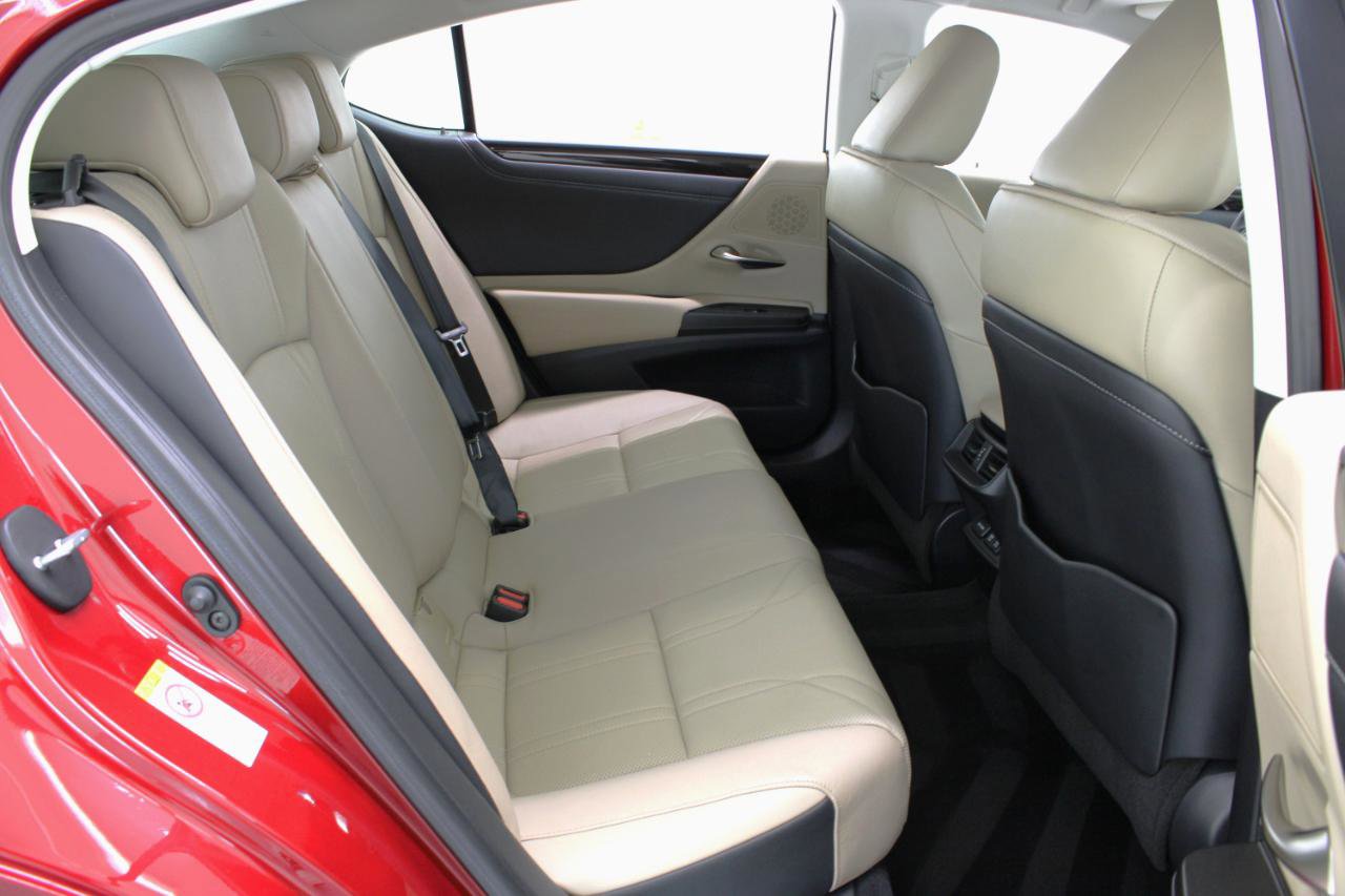 Used 2019 Lexus ES 350 w/ Accessory Package 2 image 43