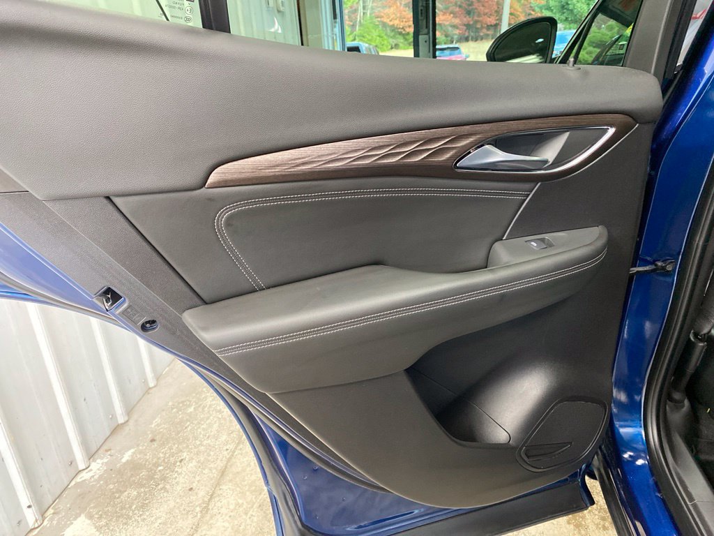 Used 2023 Buick Envision Avenir AWD/4WD image 23