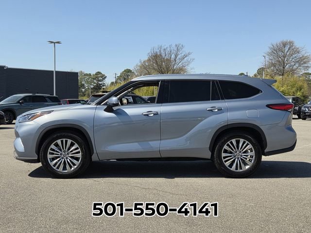 Used 2023 Toyota Highlander Platinum image 2