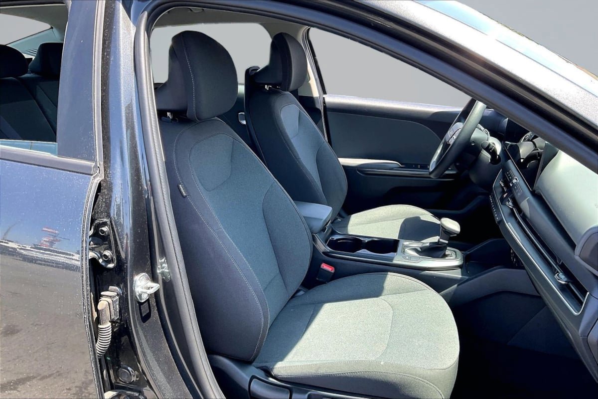 Used 2025 Kia K4 FWD image 7