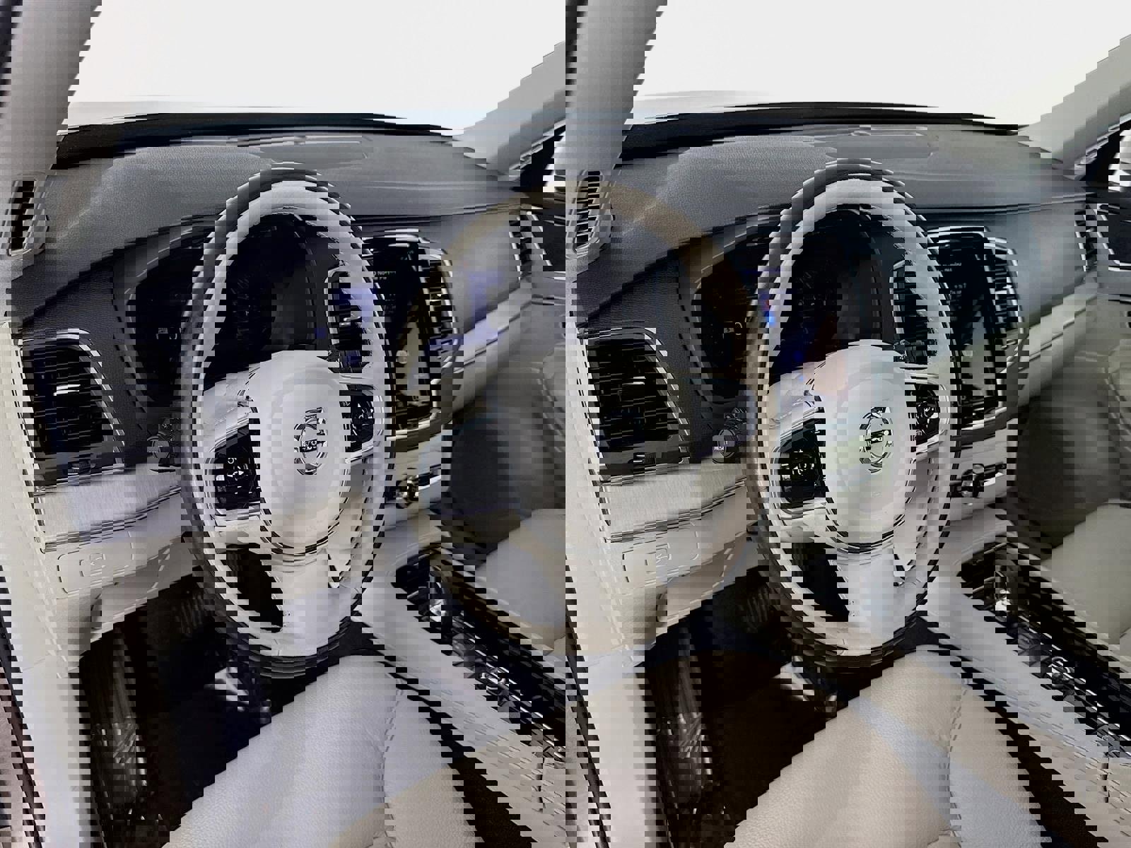 Used 2023 Volvo XC90 B5 Core w/ Climate Package image 10