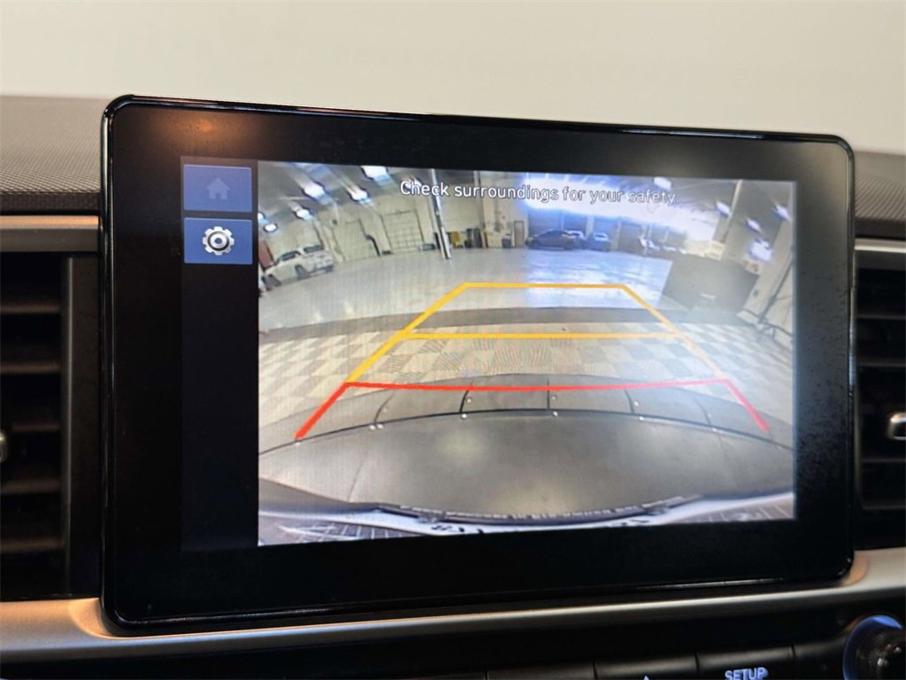 Used 2025 Hyundai Venue SEL image 24