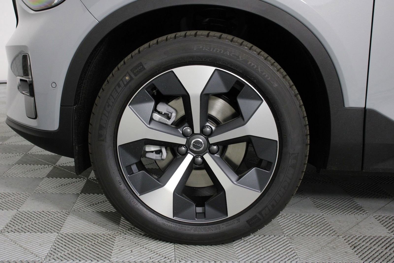 New 2026 Volvo XC40 B5 Plus w/ Protection Package Premier AWD/4WD image 13