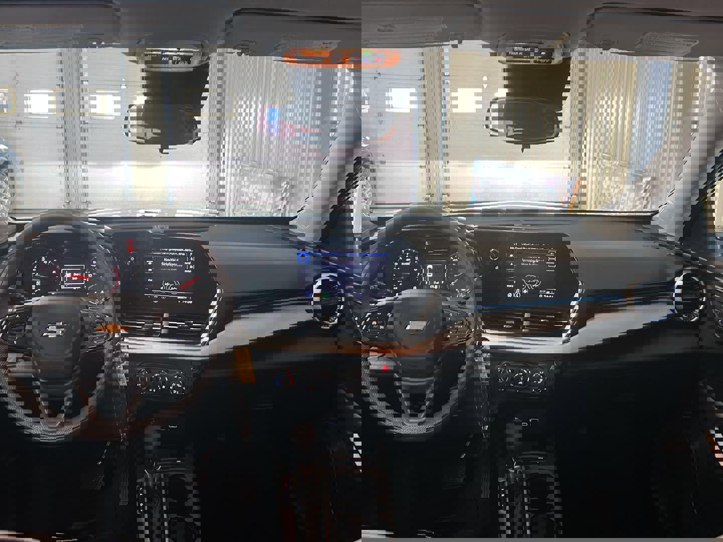 Used 2025 Chevrolet Trax LS w/ LS Convenience Package image 17