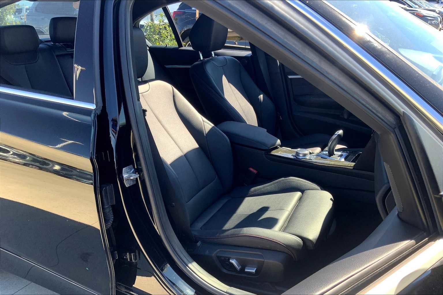 Used 2017 BMW 330e image 8