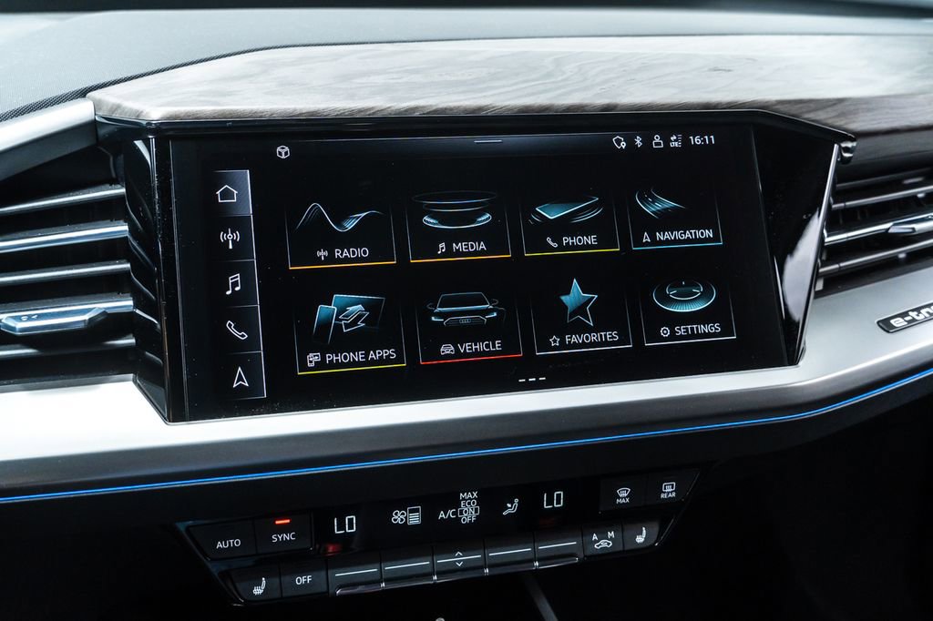 Used 2023 Audi Q4 e-tron Prestige image 16