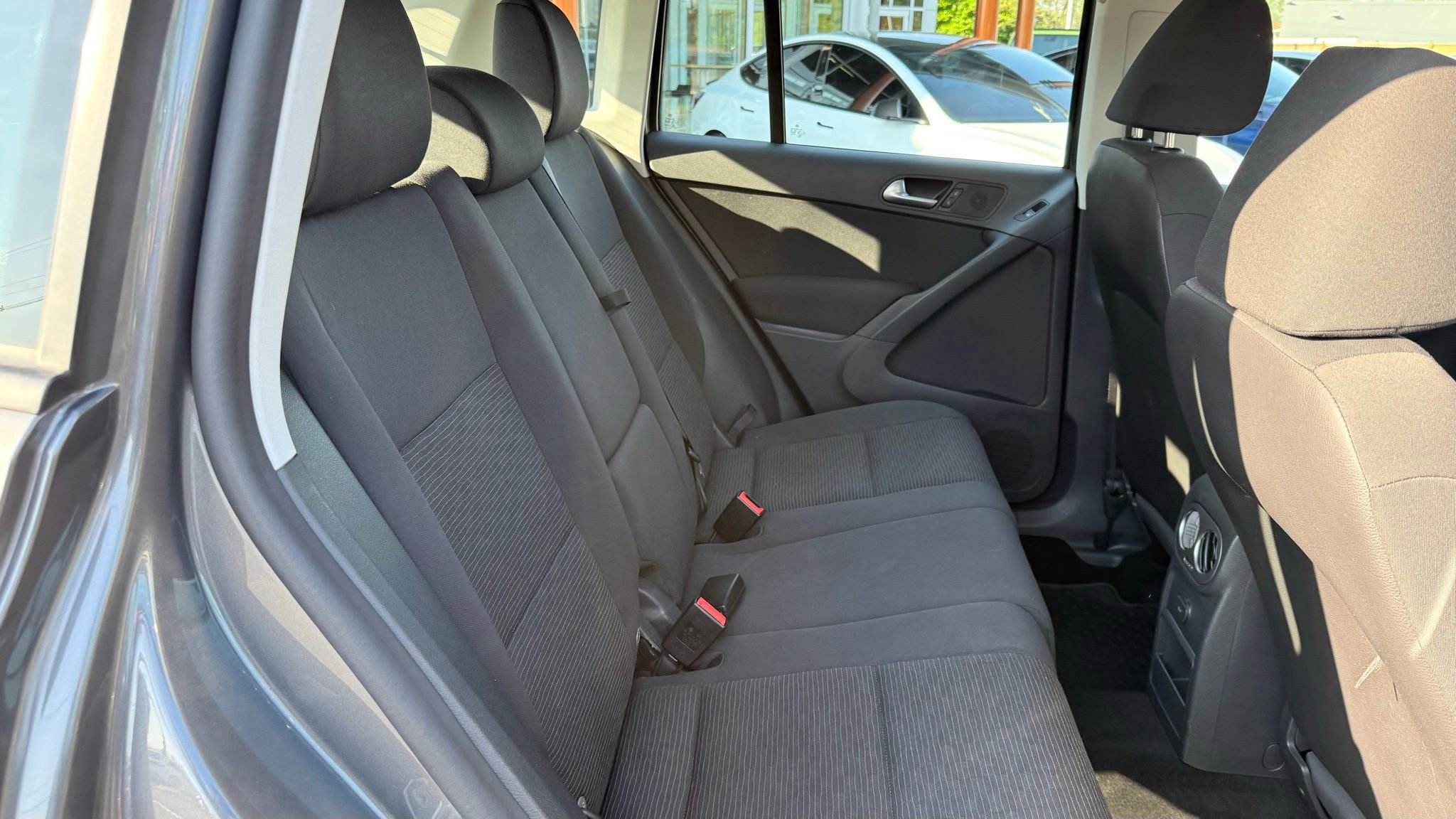 Used 2017 Volkswagen Tiguan Limited w/ Alloy Wheels Package image 22