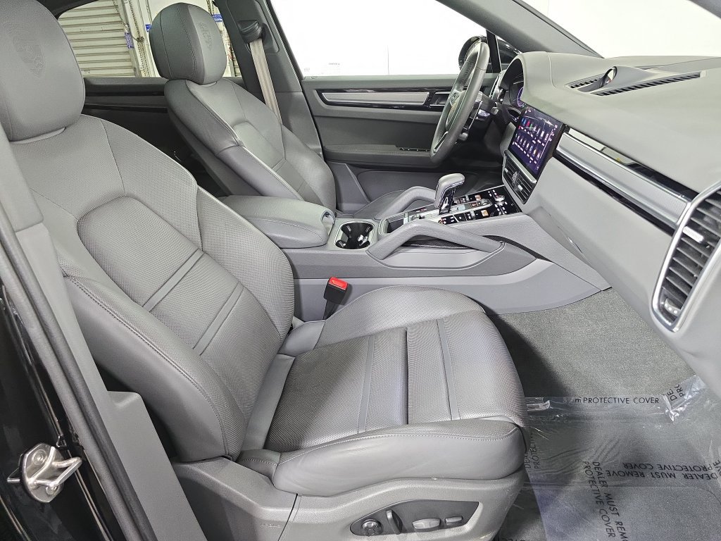 Certified 2023 Porsche Cayenne S AWD/4WD image 27