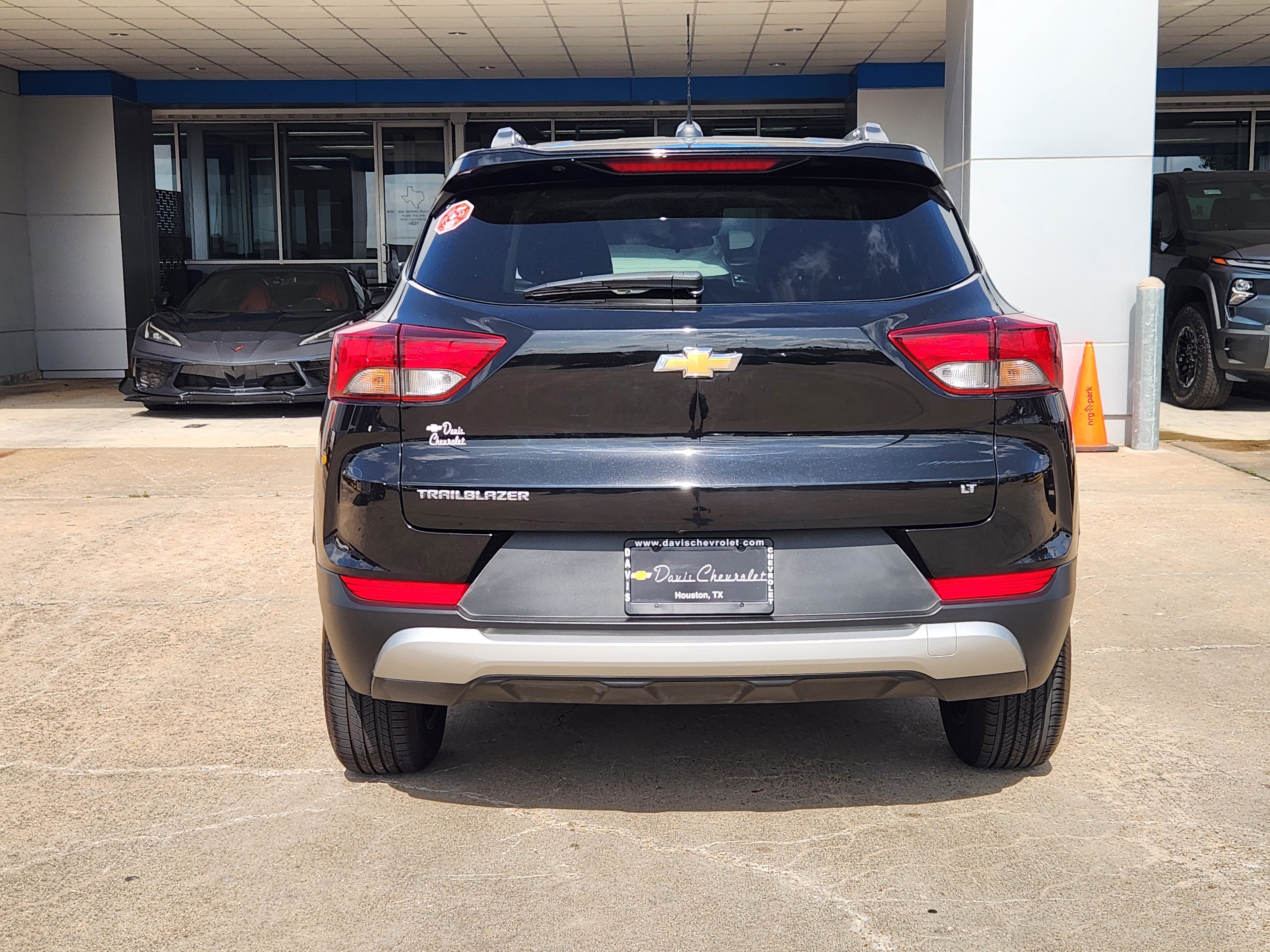 Used 2025 Chevrolet TrailBlazer LT FWD image 7