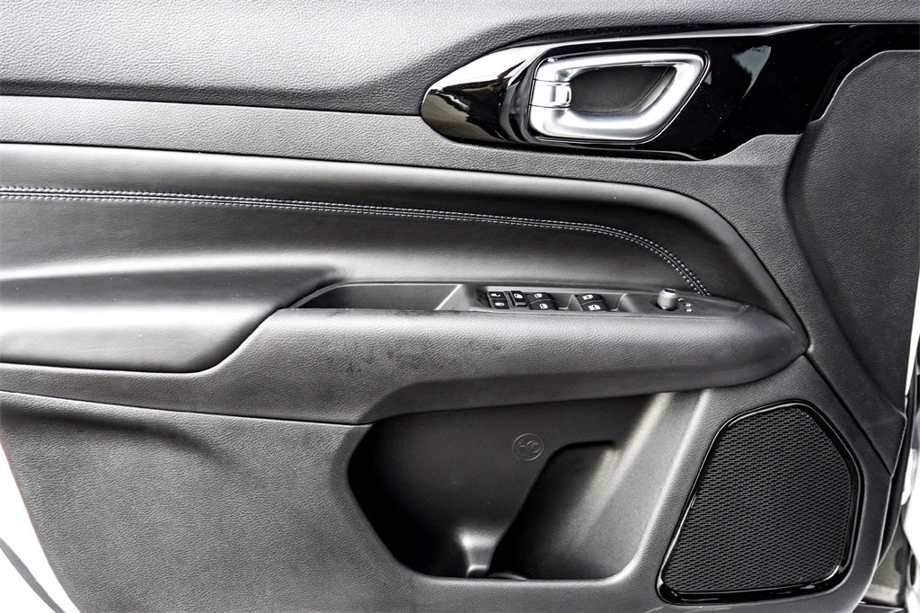 New 2026 Jeep Compass Latitude image 7