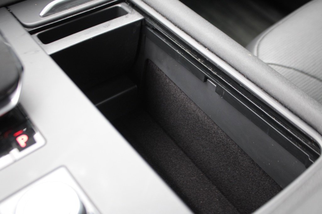 Certified 2024 Land Rover Discovery Dynamic SE image 25