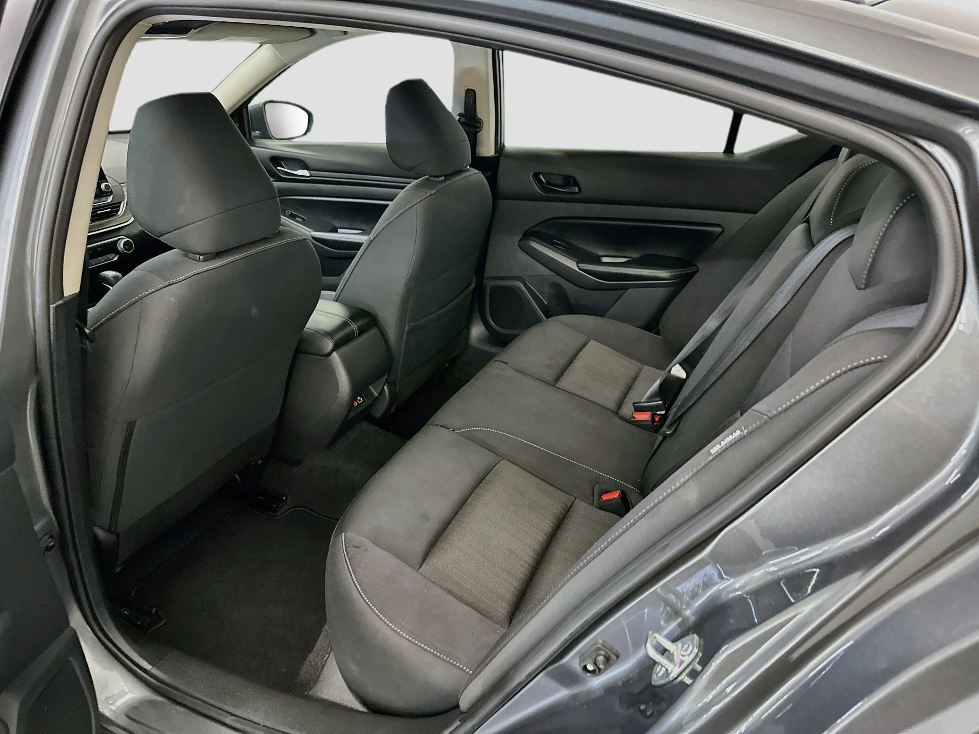 Used 2025 Nissan Altima 2.5 SV FWD image 28