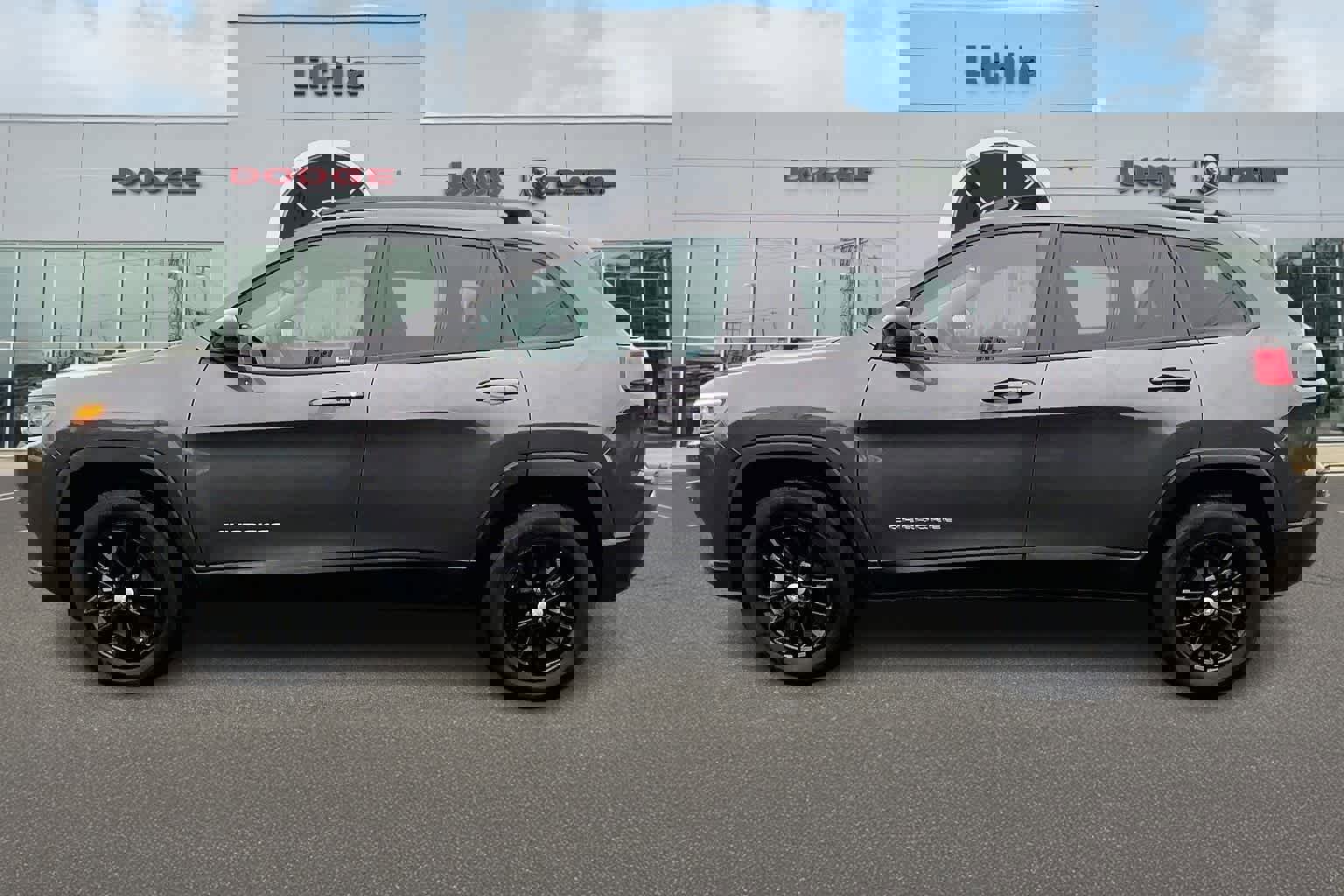 Used 2022 Jeep Cherokee Latitude Lux w/ Sun & Sound Group image 3