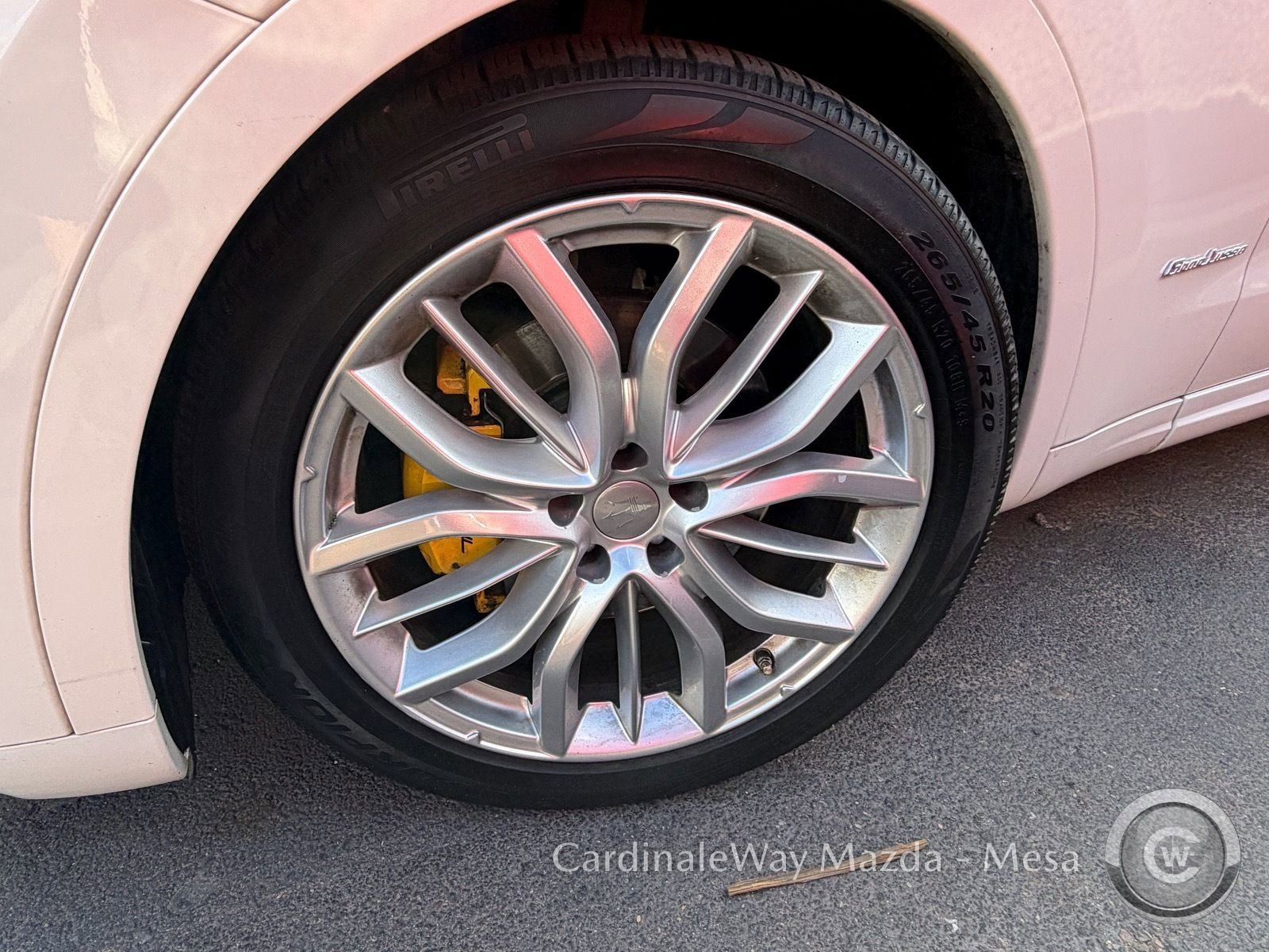 Used 2019 Maserati Levante GranLusso image 6