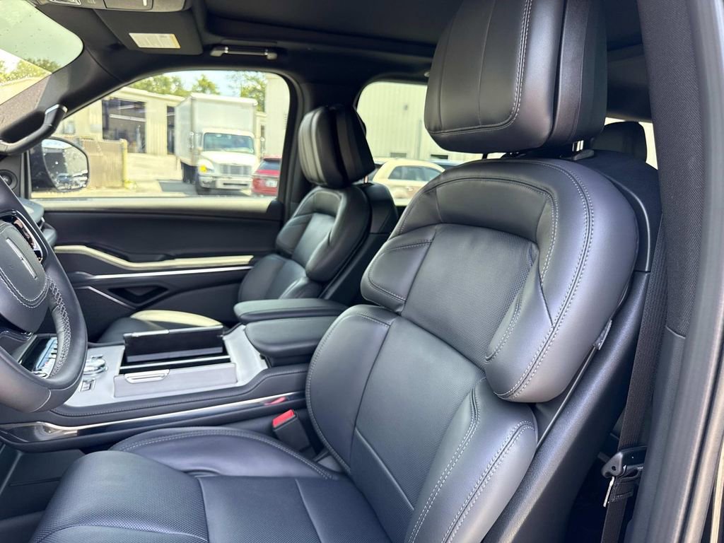 New 2025 Lincoln Navigator L Reserve w/ Jet Appearance Package image 21