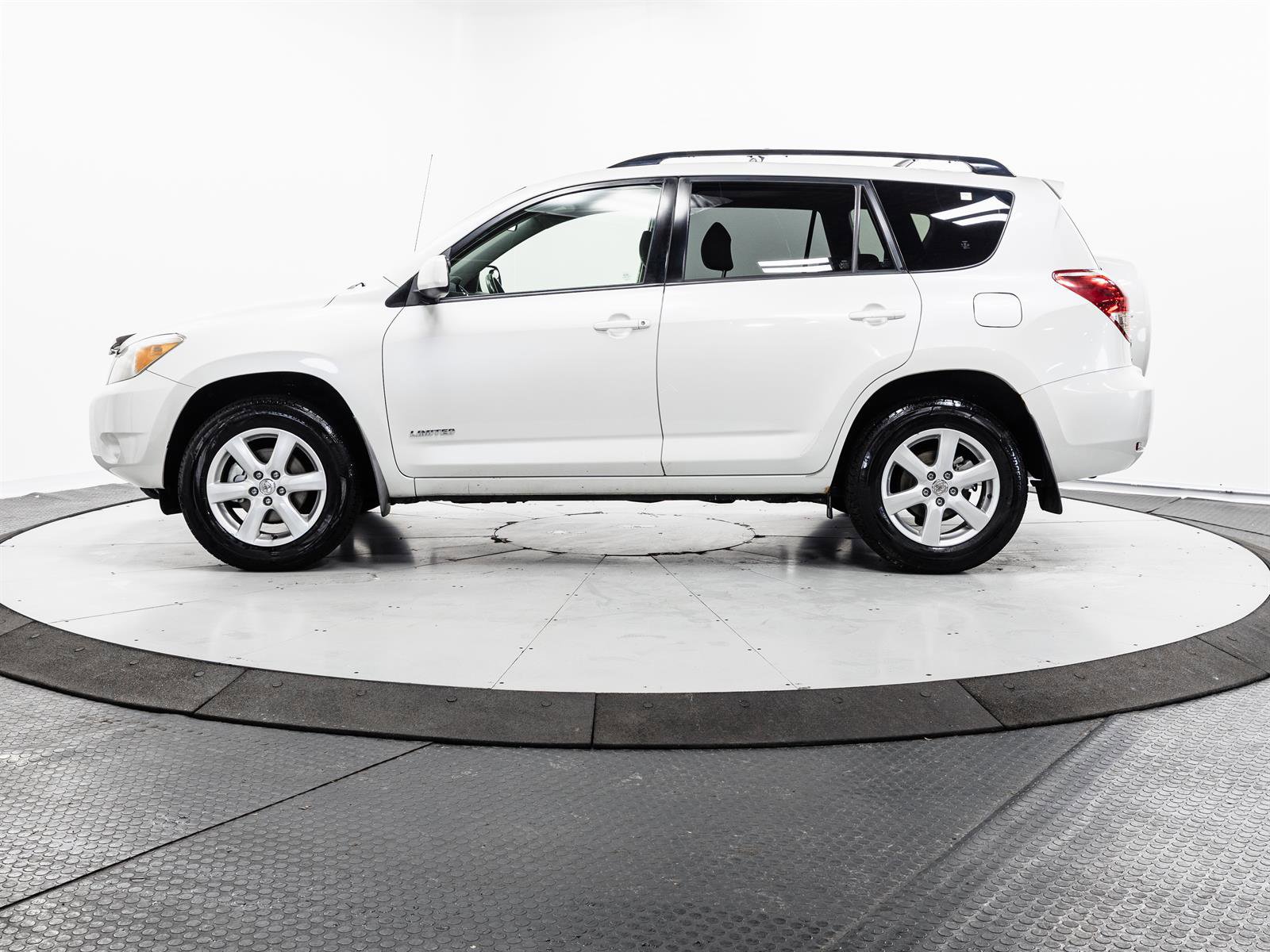 Used 2007 Toyota RAV4 Limited image 7