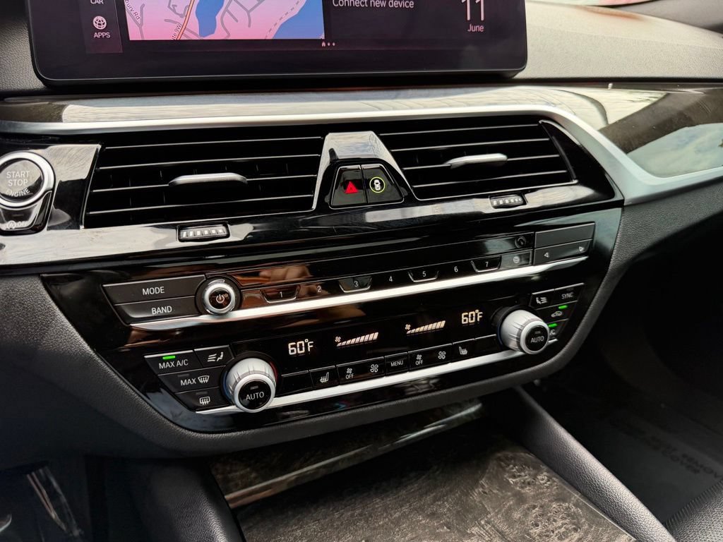 Used 2021 BMW 530i xDrive w/ Convenience Package AWD/4WD image 28