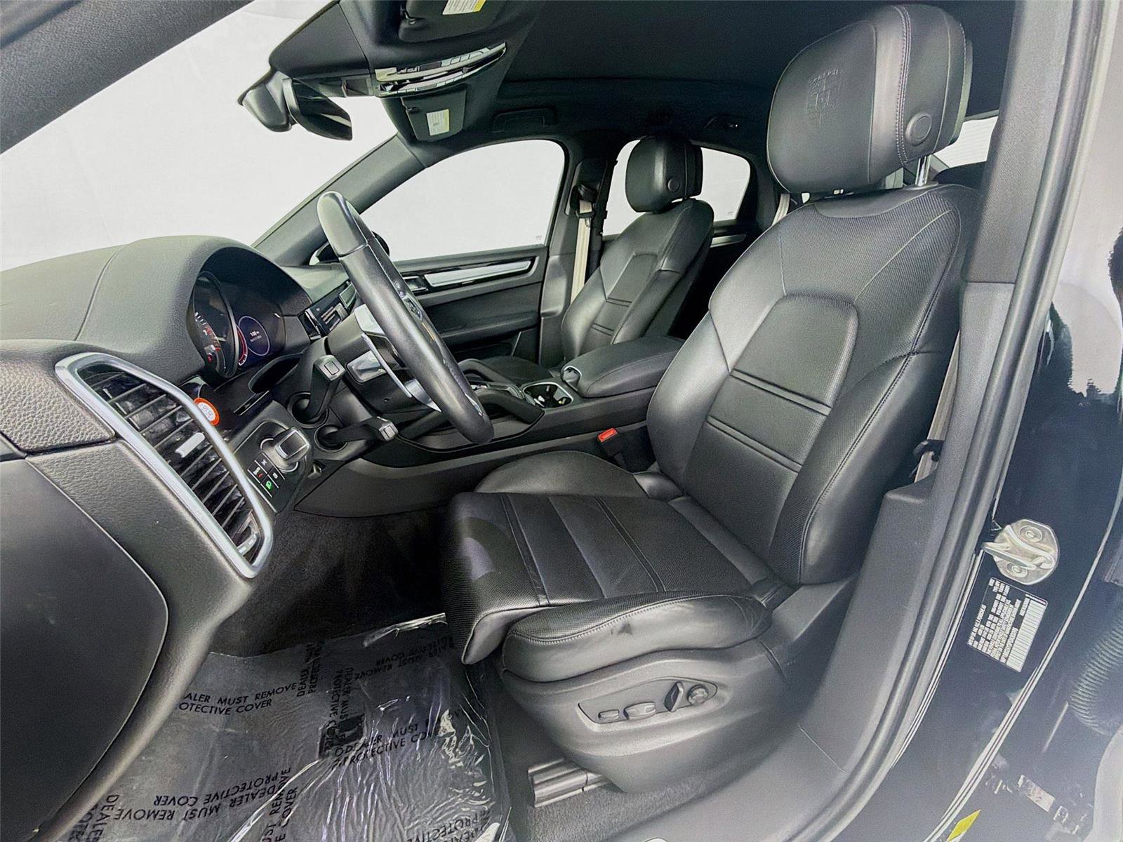 Certified 2023 Porsche Cayenne S image 5