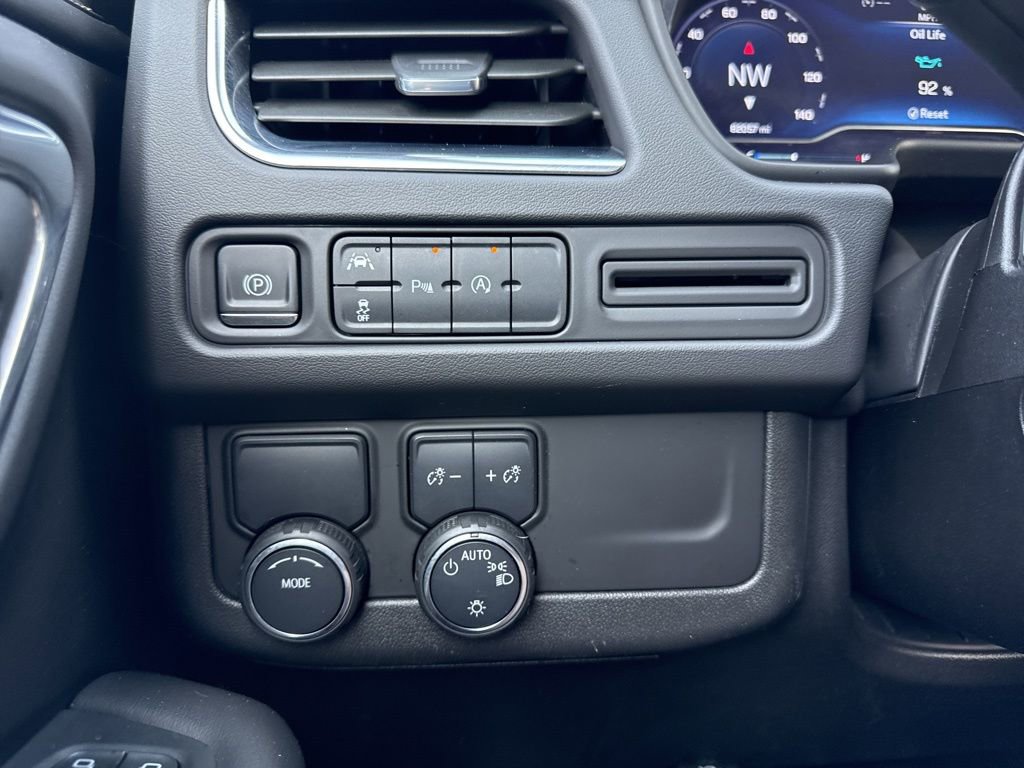 Used 2023 Chevrolet Suburban Premier image 26