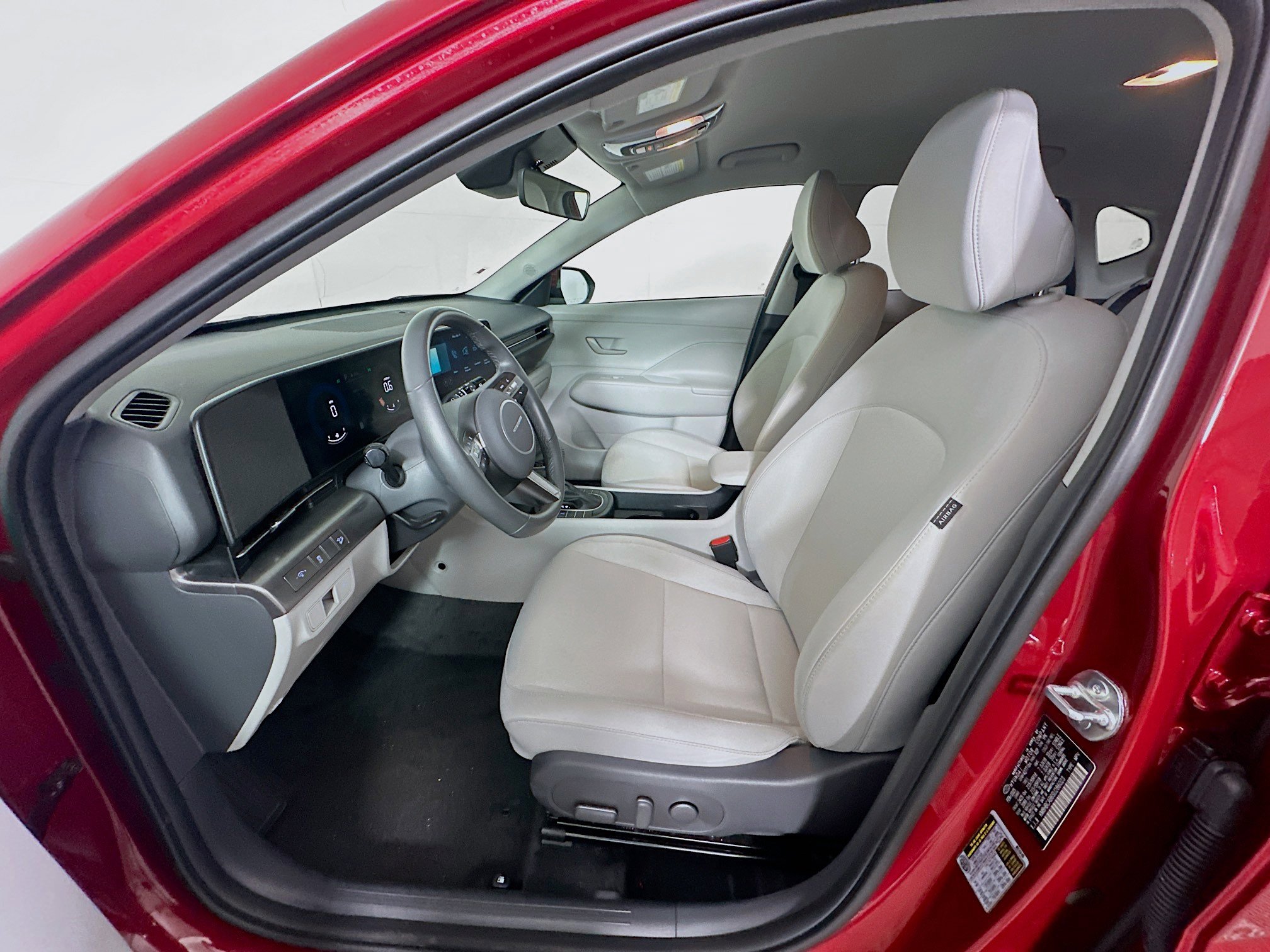 Used 2025 Hyundai Kona SEL image 13