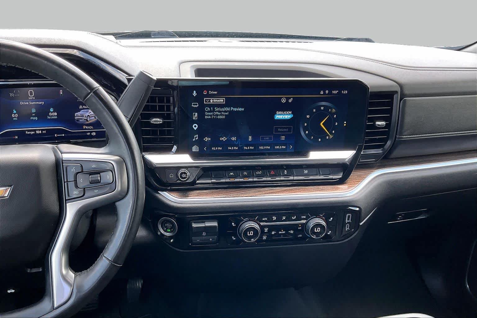 Used 2025 Chevrolet Silverado 1500 LT AWD/4WD image 7