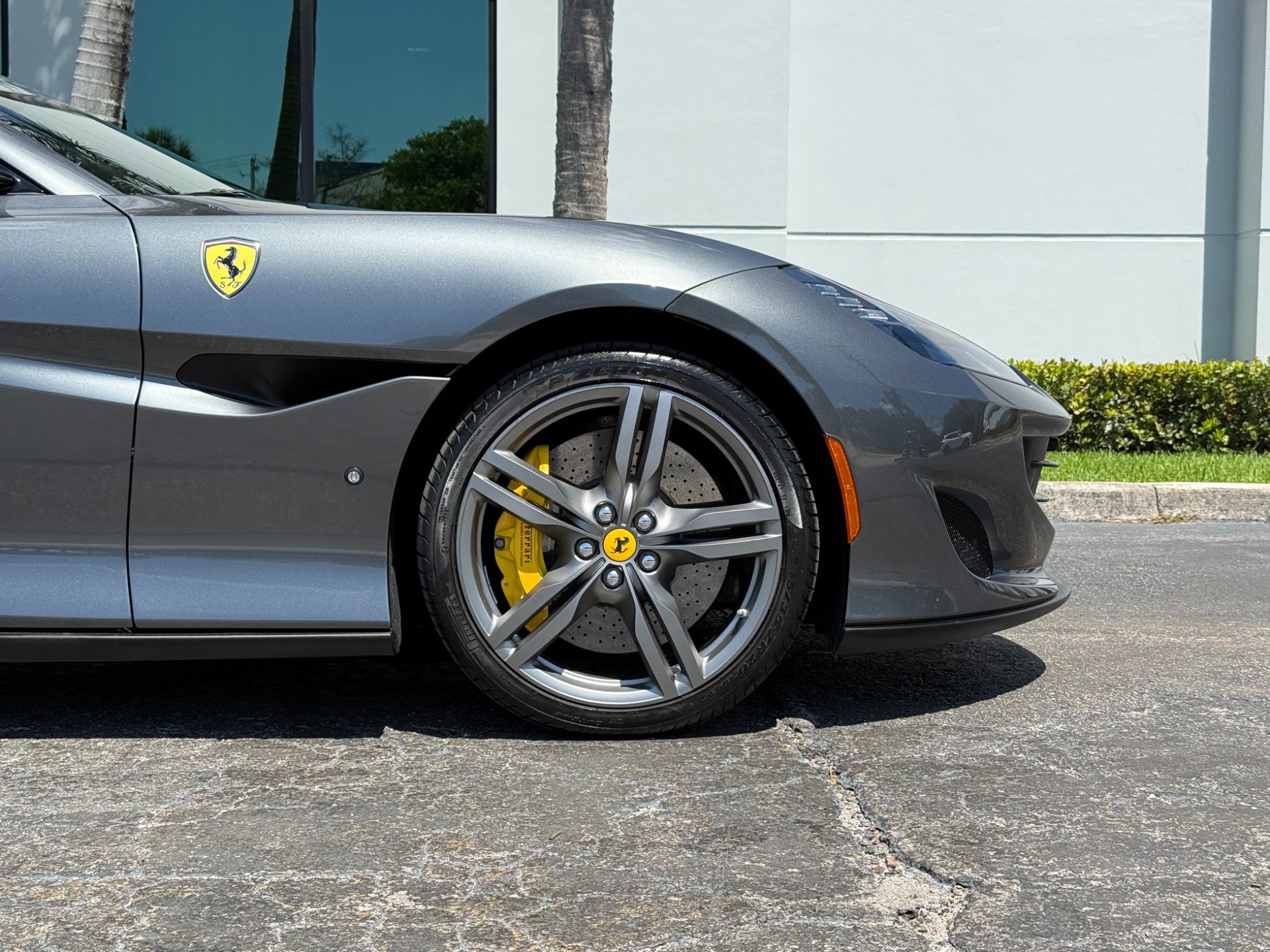 Used 2019 Ferrari Portofino RWD image 5