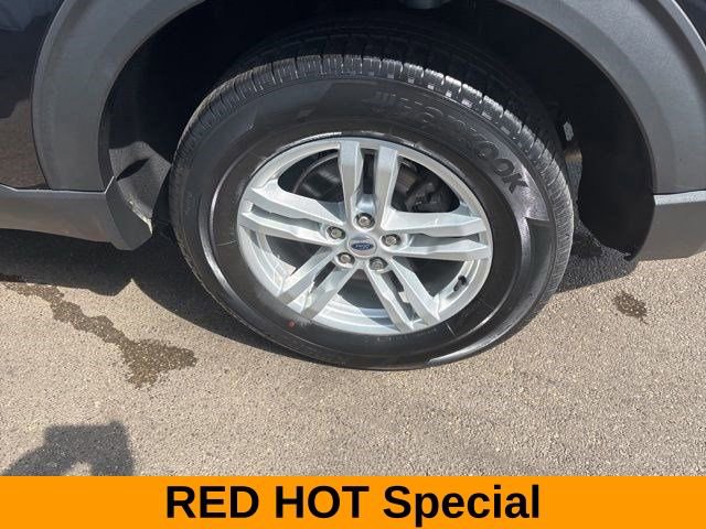 Used 2023 Ford Explorer XLT image 47