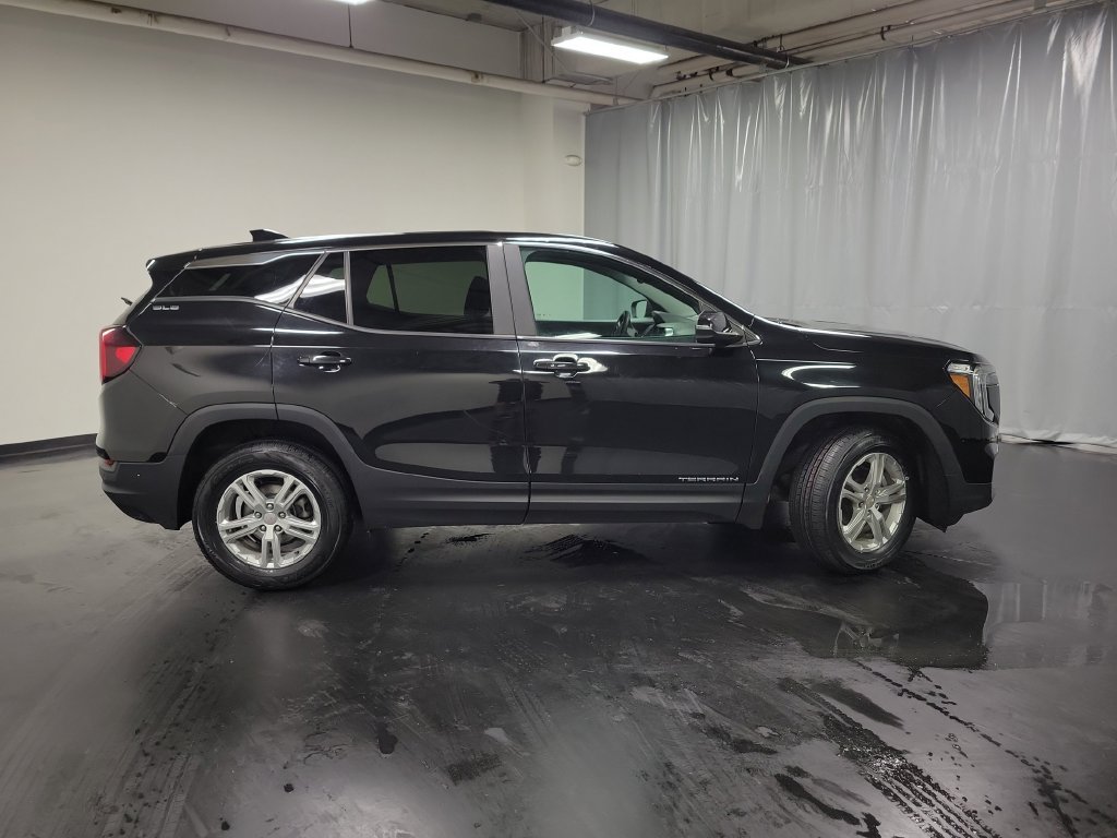 Used 2022 GMC Terrain SLE AWD/4WD image 9