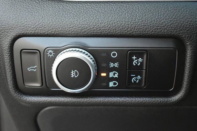 Used 2022 Ford Explorer XLT w/ Equipment Group 202A image 16