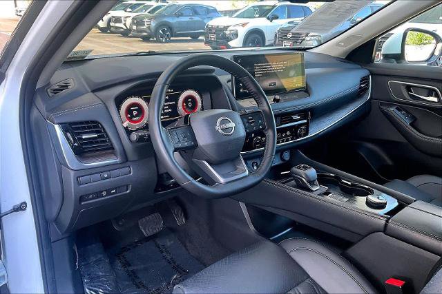 Certified 2025 Nissan Rogue Platinum AWD/4WD image 18