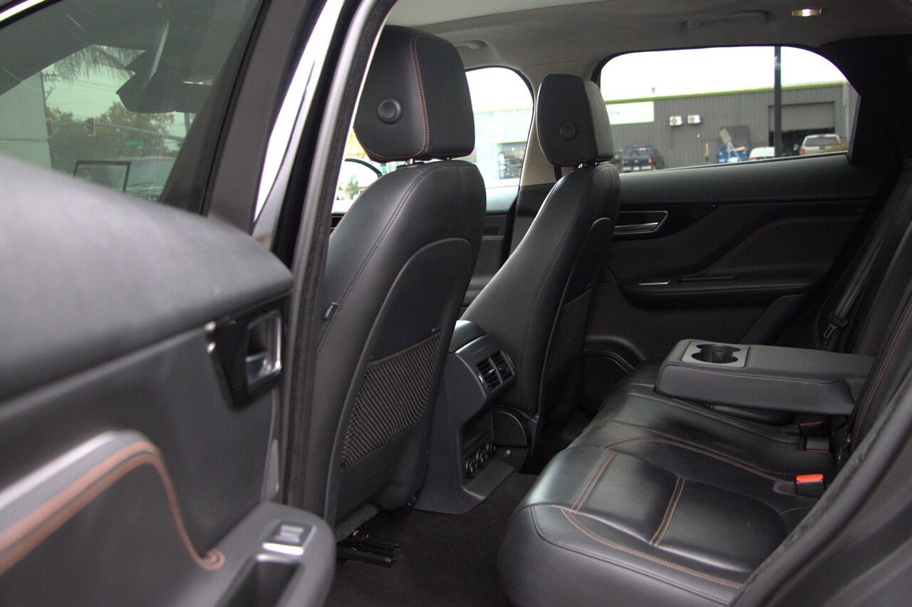 Used 2020 Jaguar F-PACE Prestige image 14