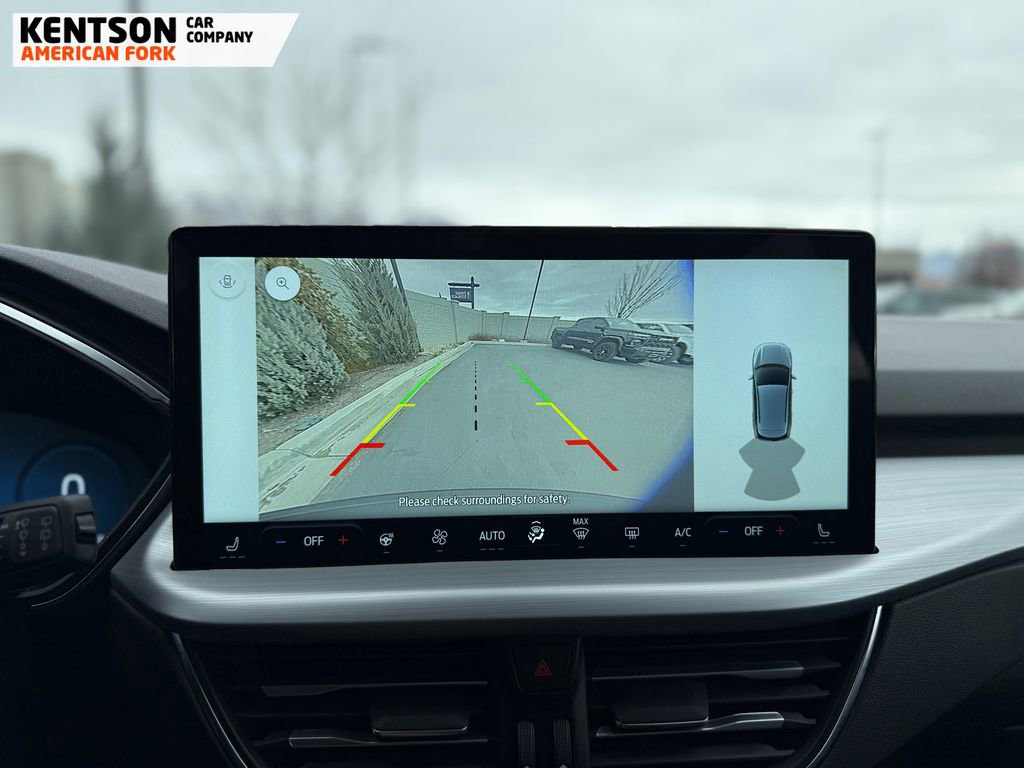 Used 2025 Ford Escape Platinum image 32