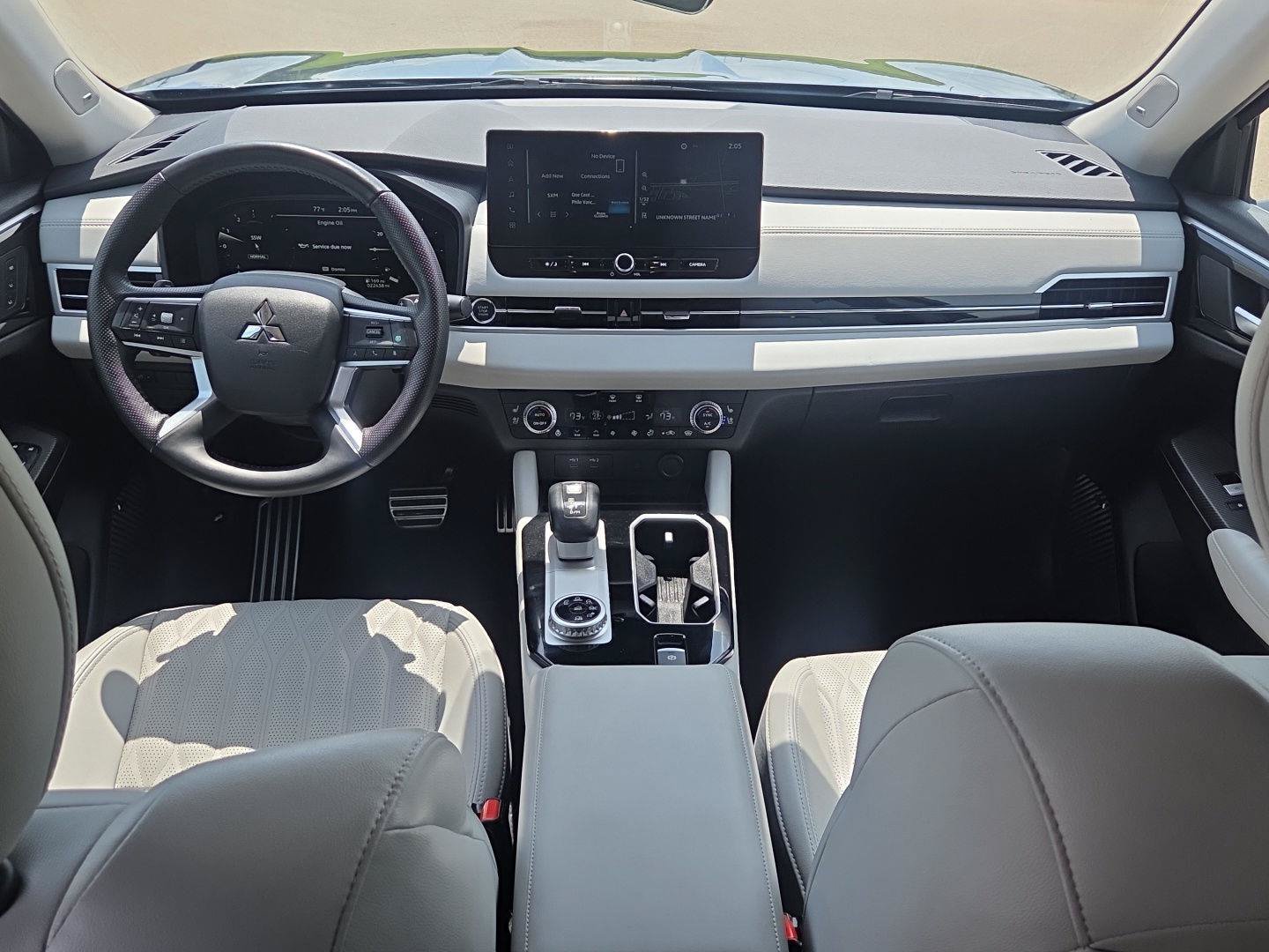 Used 2025 Mitsubishi Outlander AWD image 15
