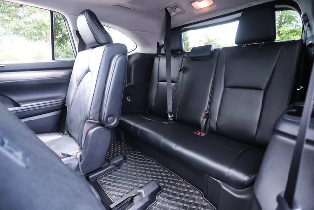 Used 2020 Toyota Highlander Platinum AWD/4WD image 63