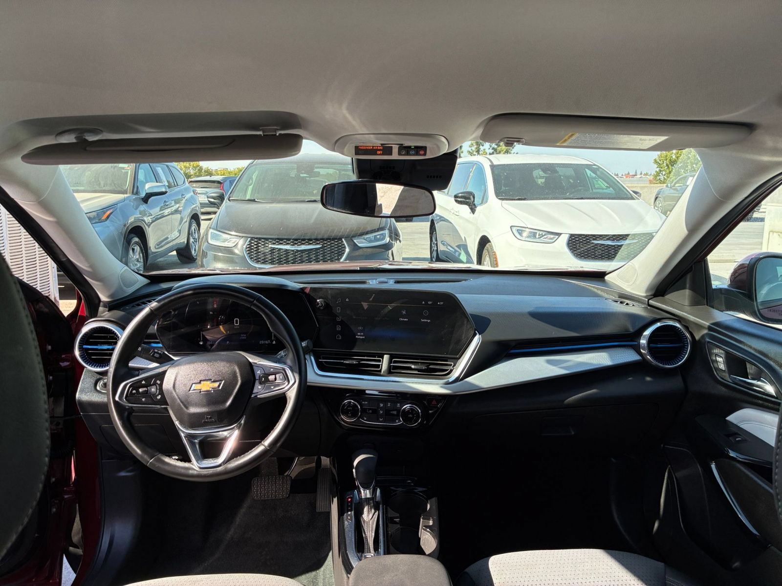 Used 2025 Chevrolet Trax LT w/ LT Convenience Package FWD image 27