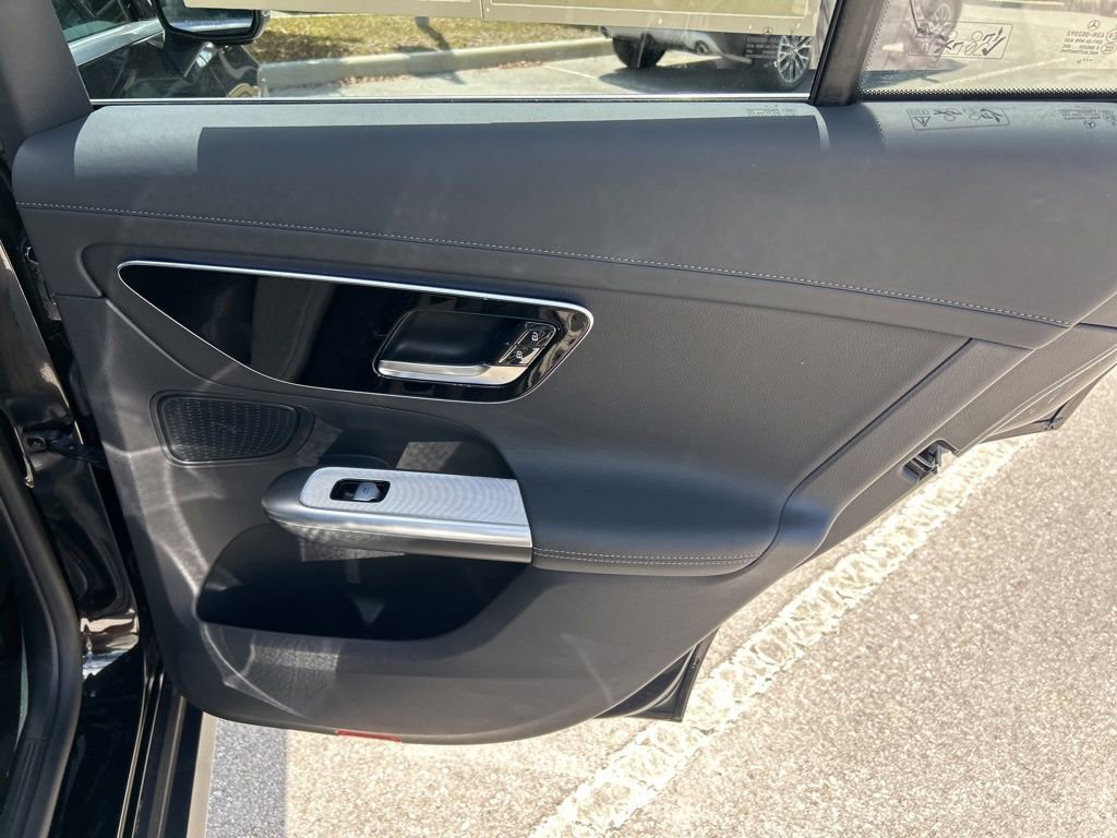 Used 2024 Mercedes-Benz GLC 300 4MATIC image 37