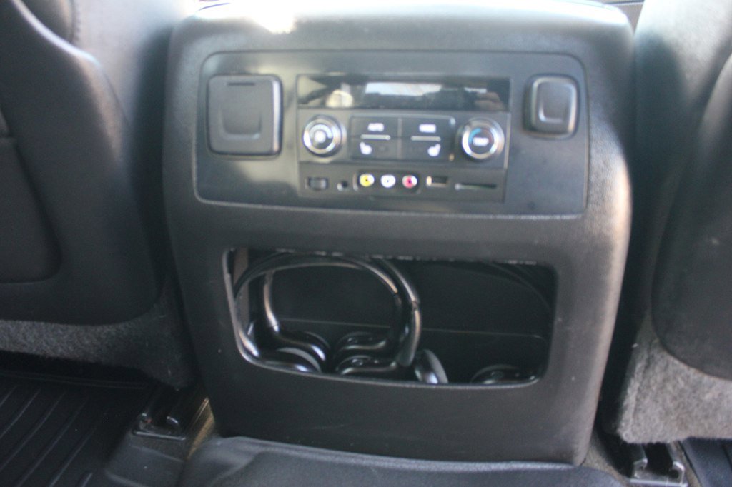 Used 2015 GMC Yukon SLT w/ Open Road Package image 40