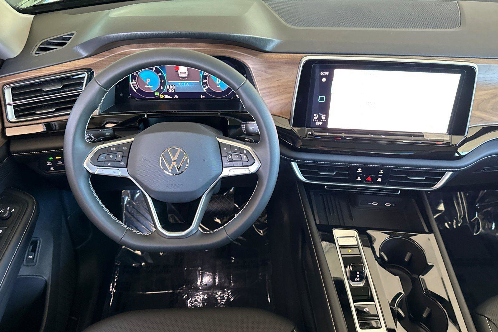 New 2026 Volkswagen Atlas SE image 13