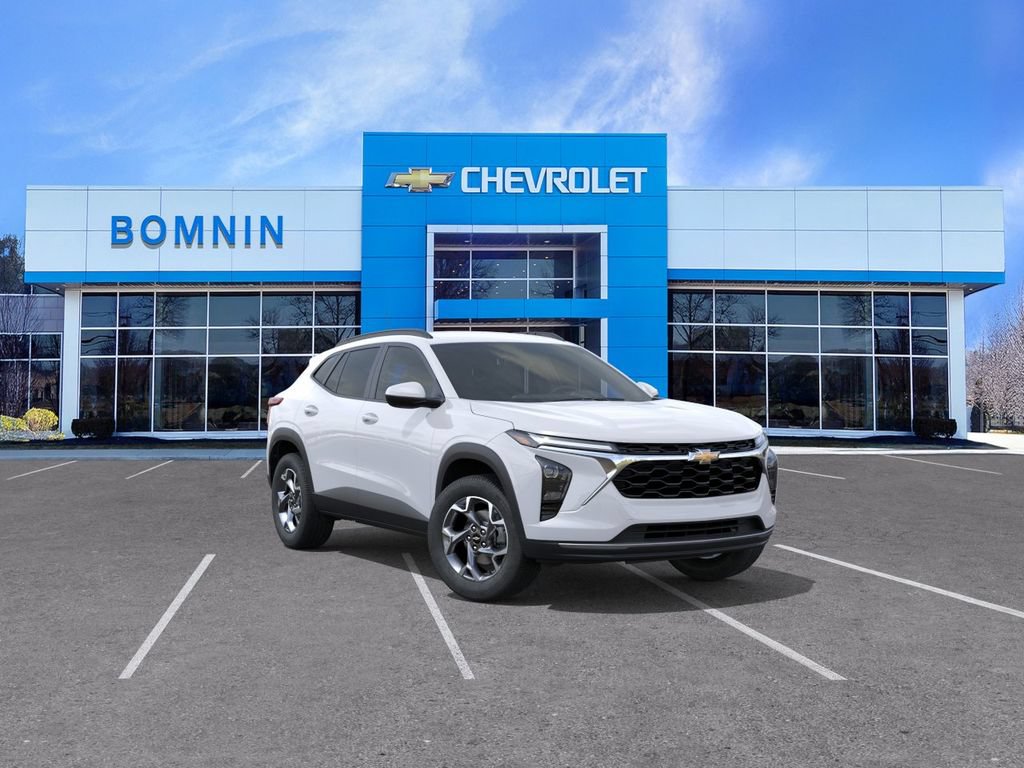New 2026 Chevrolet Trax LT w/ LT Convenience Package FWD image 2