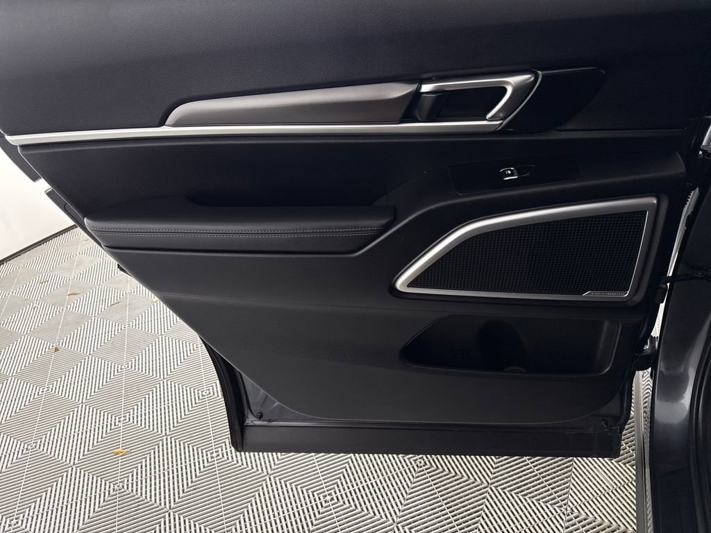 Used 2023 Kia Telluride S FWD image 12