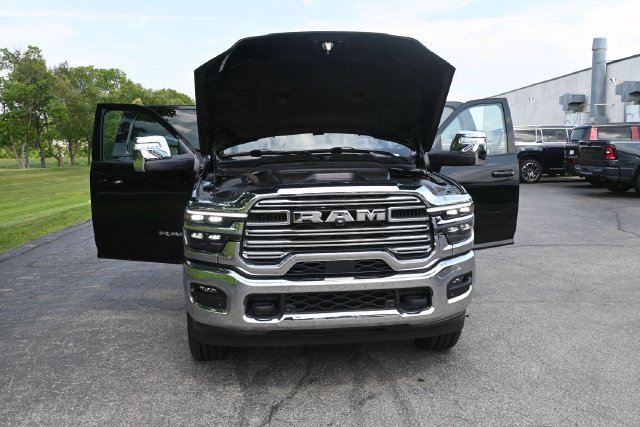 Used 2025 RAM 2500 Laramie AWD/4WD image 55