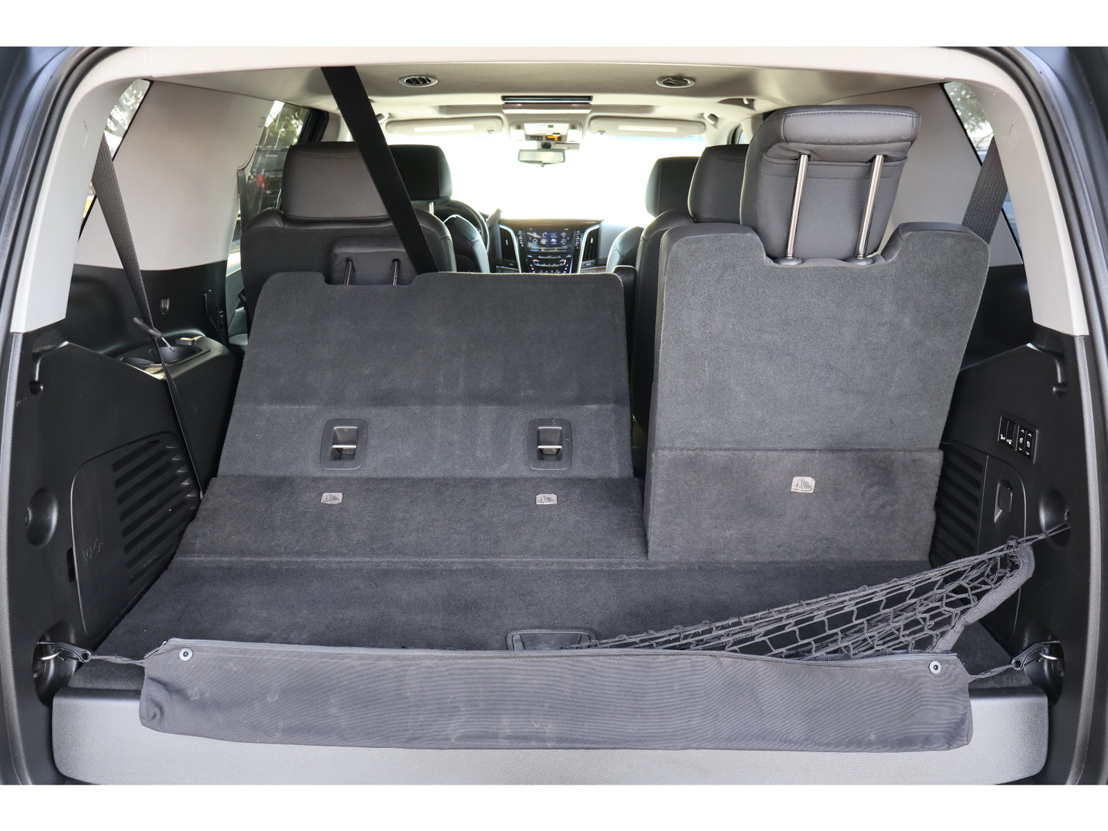 Used 2019 Cadillac Escalade Premium Luxury RWD image 20
