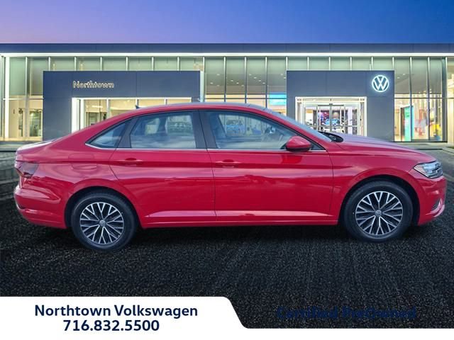 Certified 2019 Volkswagen Jetta SE image 2